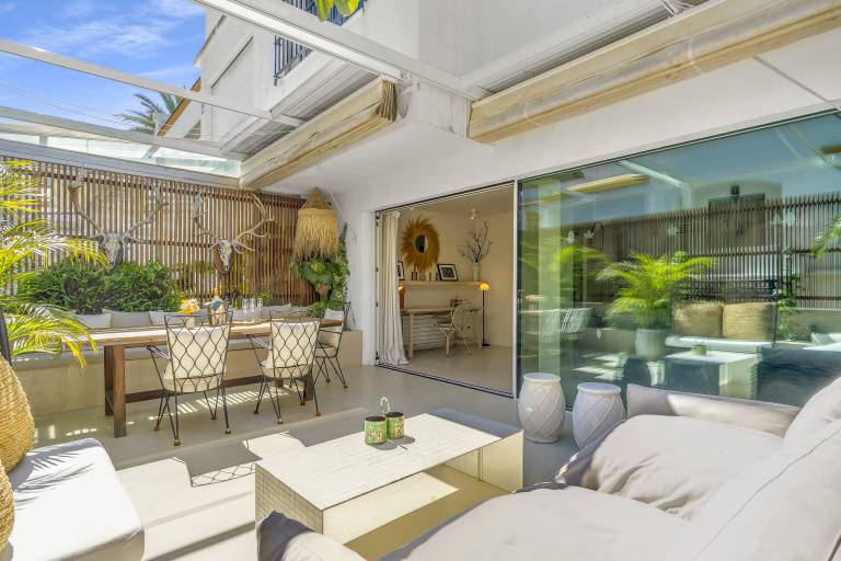 Fully equipped vacation home with pool, yard & patio | Beach nearby | Pets are welcome in Marbella