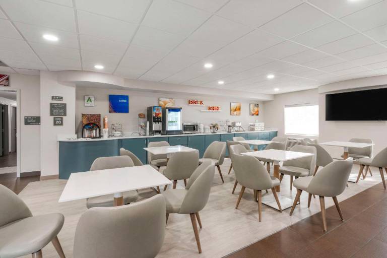 Comfort Inn & Suites Louisville Airport Fair & Expo — photo 4