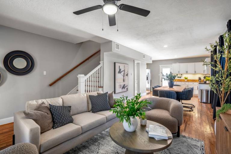 Modern 2BR Home with King Beds Near Downtown