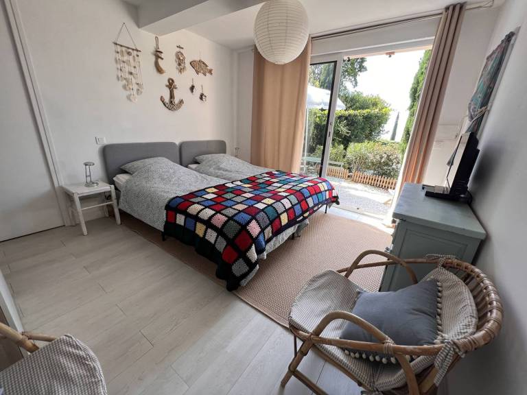 3-Bedroom House with Private Pool and Sea View — photo 5