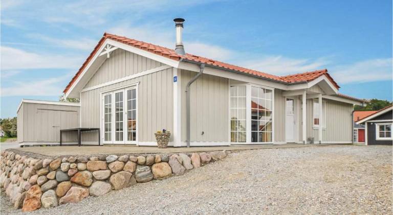 Vacation home with pool & hot tub | Pet-friendly in Sønderborg