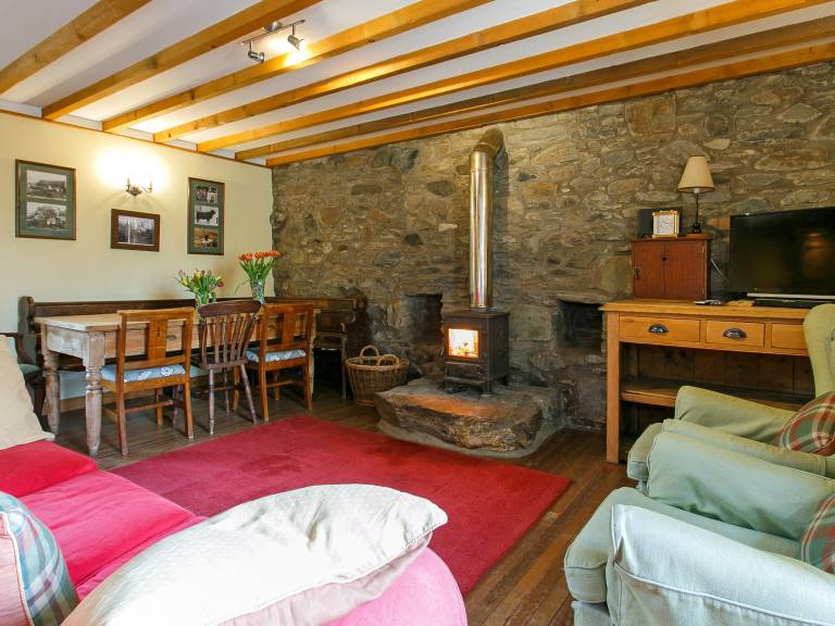 Family-friendly lovely cottage with garden | River view | Pets are welcome — photo 2