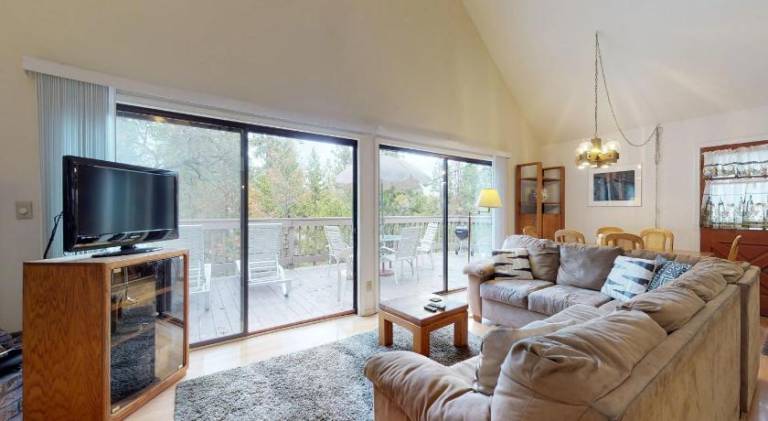 Vacation home with pool | Pets allowed in Groveland, CA