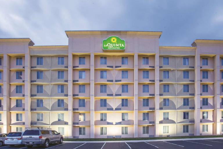 La Quinta Inn & Suites by Wyndham Indianapolis South in Marion, IN