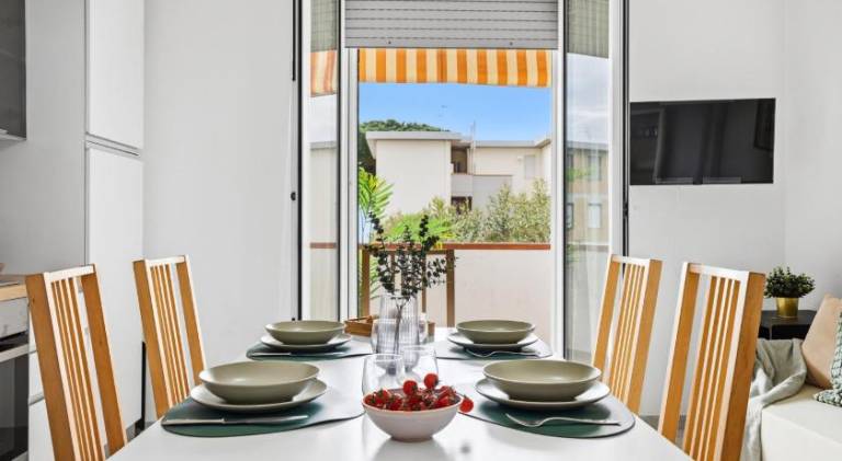 Rental apartment with 2 rooms for 6 persons in Follonica