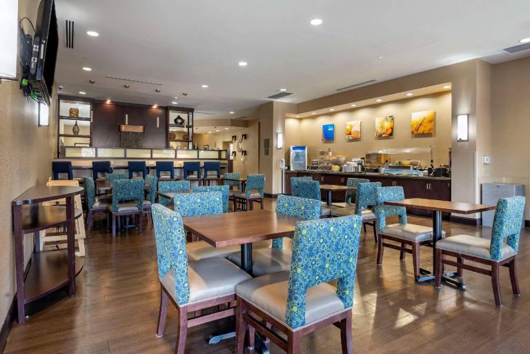 Comfort Suites Huntersville near Lake Norman — photo 4
