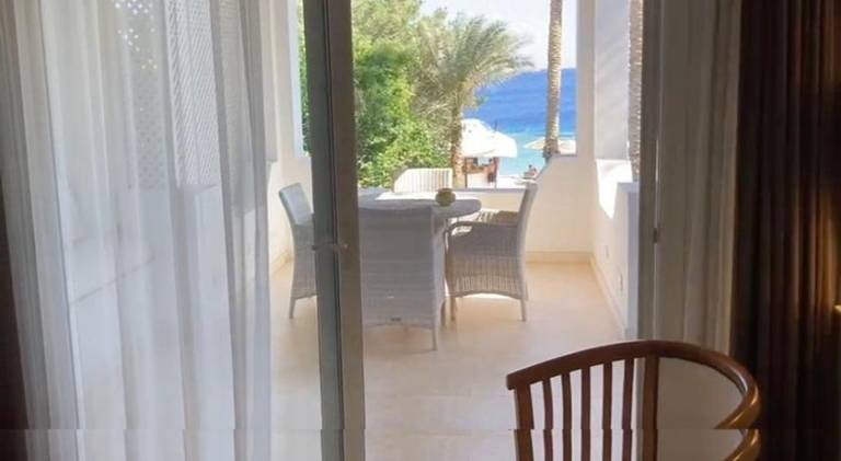 Serviced apartment with garden, terrace & pool — photo 4