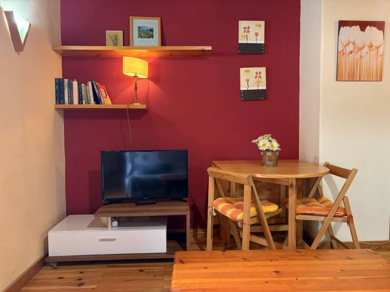 Rental apartment with yard — photo 3