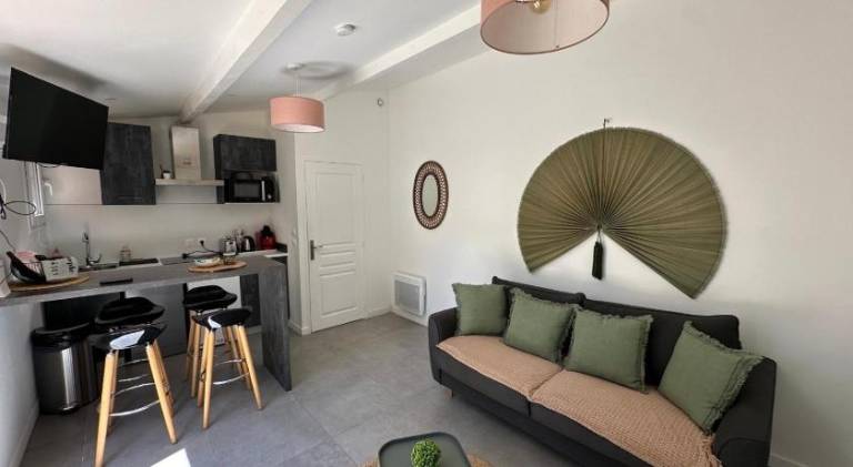 House with terrace, private pool & grill | Pets are welcome — photo 3