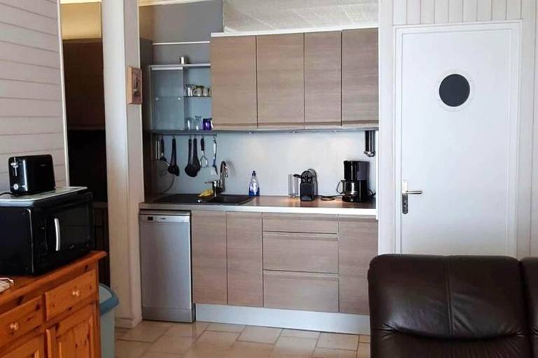 Holiday apartment with terrace — photo 4