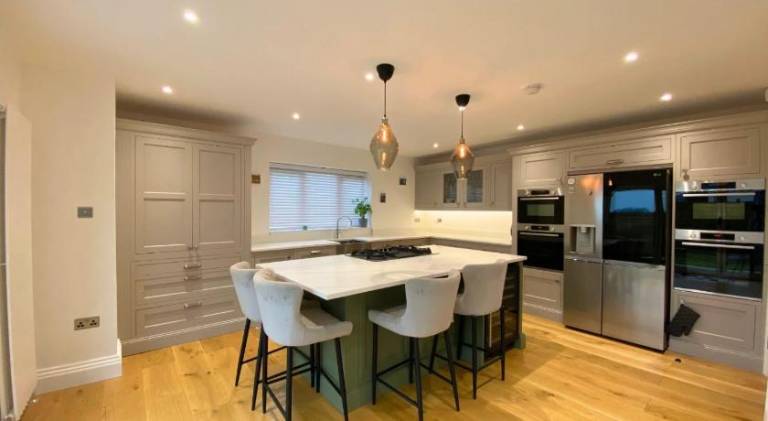 Vacation home with 4 rooms for 9 persons in Leeds, AL