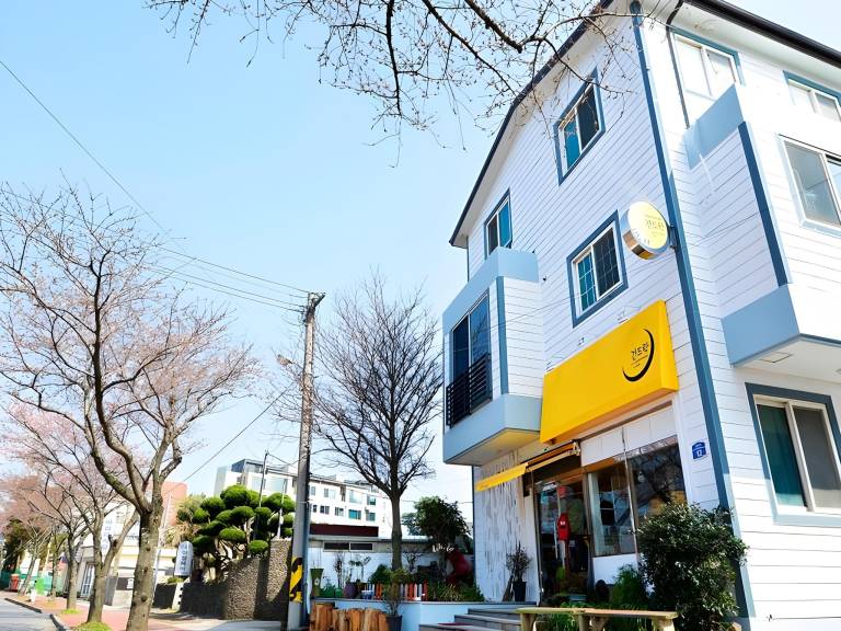 Ganderak Guest House