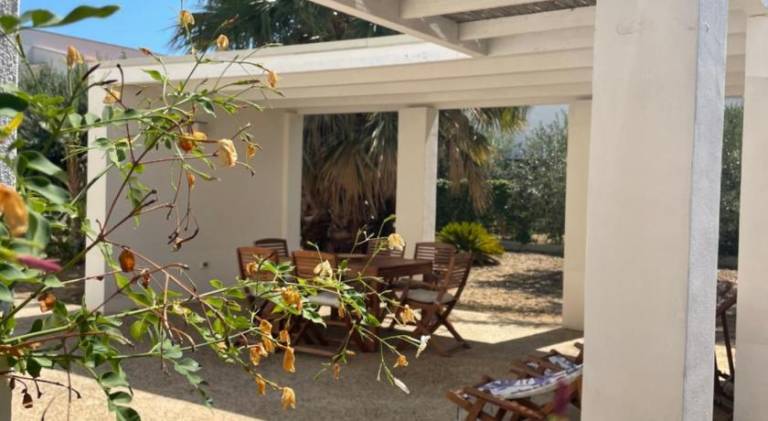 Villa with barbeque, patio & garden — photo 5