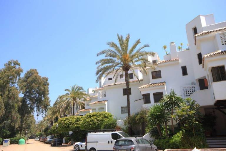 Apartment with patio, garden & pool | Sea view — photo 5