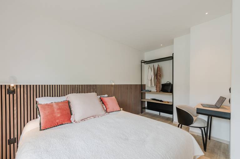 Aparthotel with terrace & yard | Perfect for remote work — photo 2