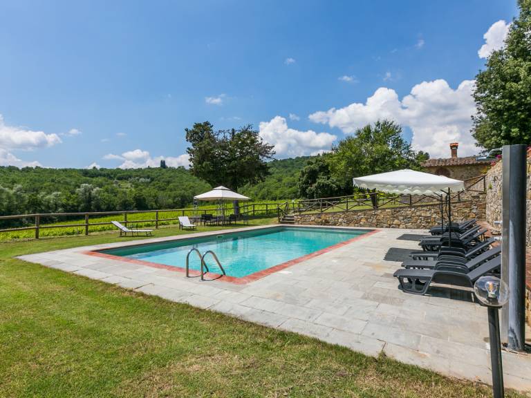 House with BBQ, garden & private pool | Nature view in Bucine