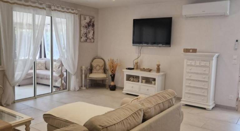 Villa with pool & jacuzzi | Pet-friendly — photo 2