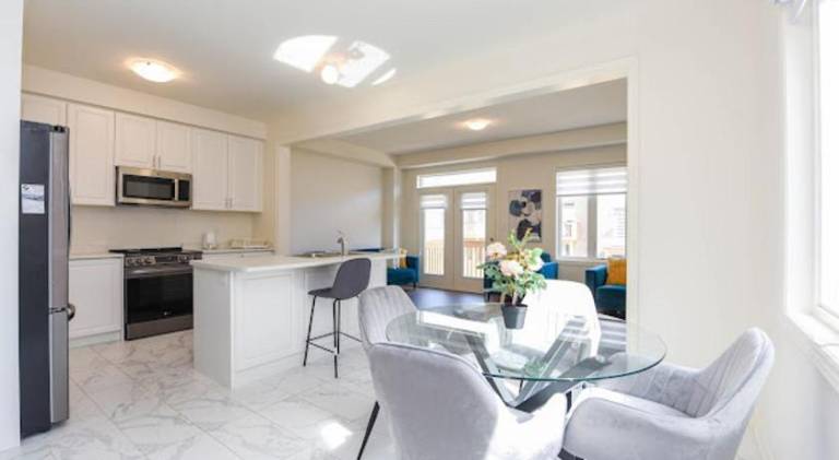 Rental apartment with 4 rooms for 8 persons in Hamilton, ON