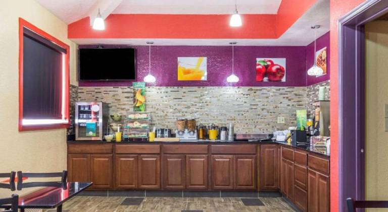 Quality Inn Lamar — photo 4