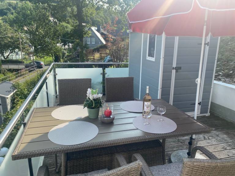 Apartment with yard, terrace & sauna | Garden view | Pets are welcome — photo 2