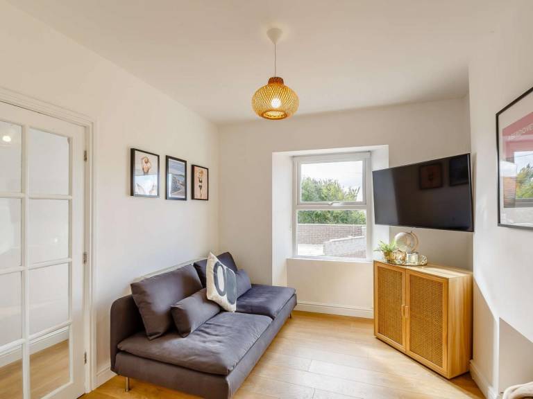 Fully equipped cottage with yard & barbeque | Water view | Beach nearby | Pets are welcome — photo 5