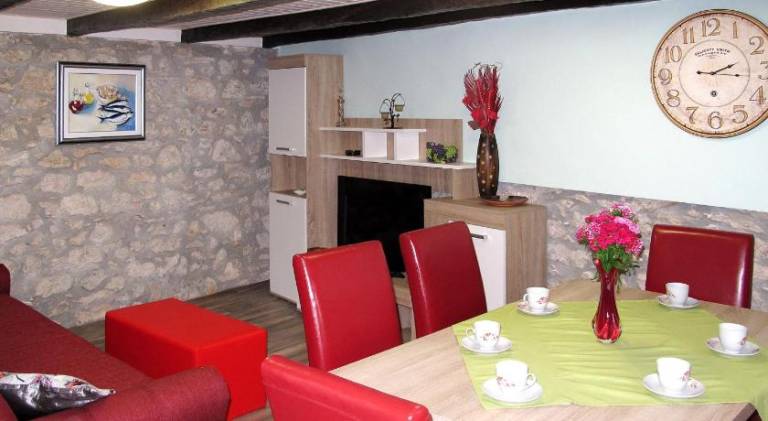 House with 2 rooms for 6 persons — photo 4
