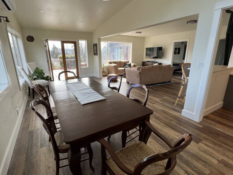 House White Salmon