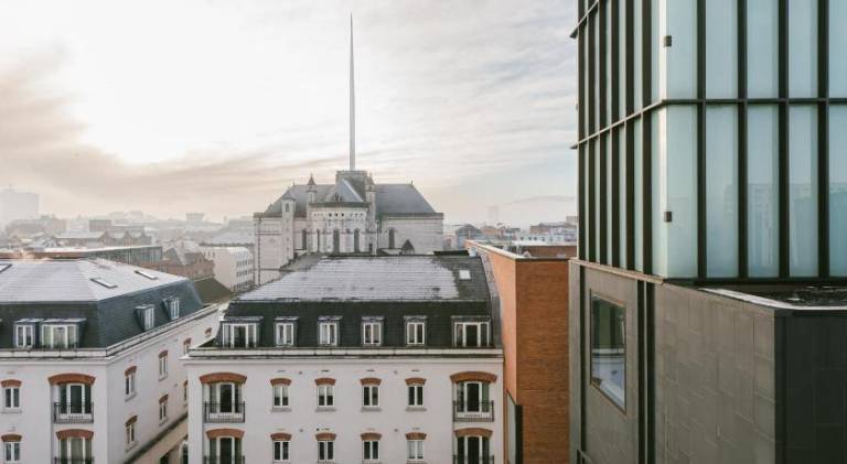 Chic 2Bed 2Bath apartments by Luxus in City Centre Free Secure Parking — photo 4