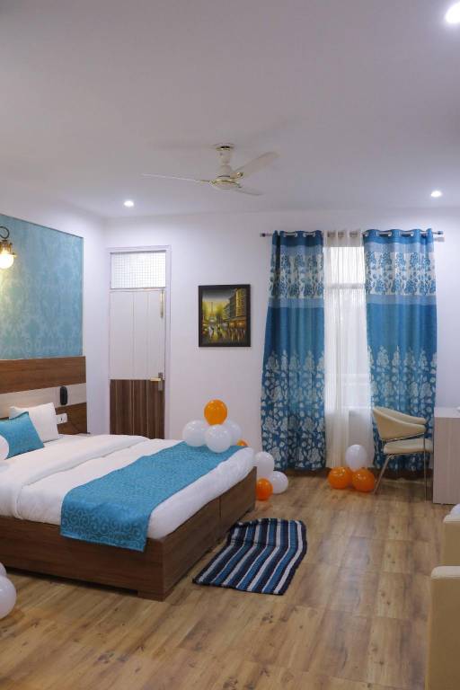 Bungalow DLF Phase 3