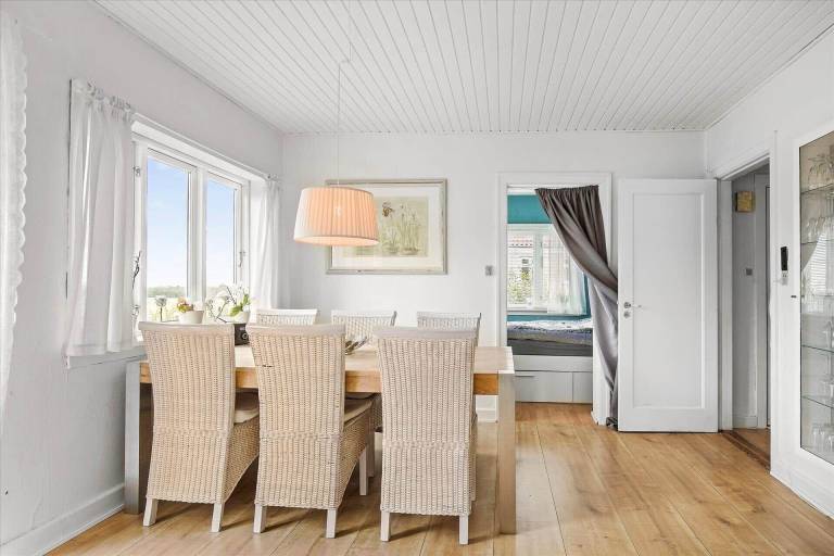 Fully equipped vacation home with patio | Dogs allowed — photo 4