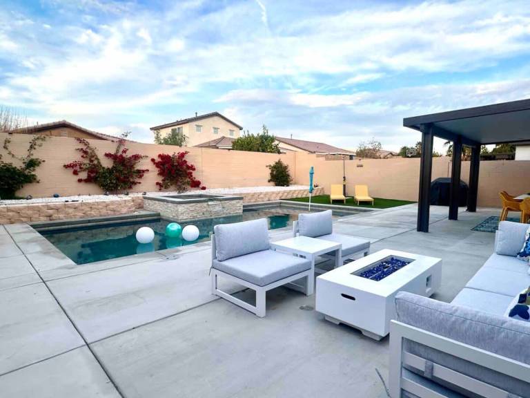 House with private pool in Indio, CA