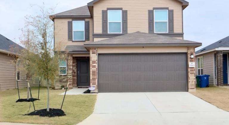 House with garden in San Antonio, TX