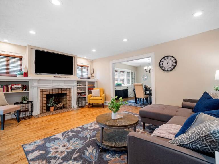 House  Lakewood