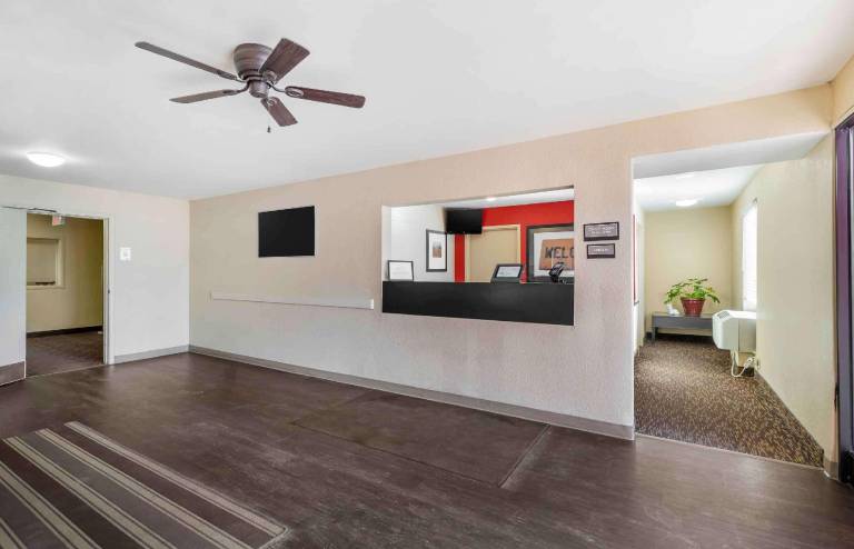 Extended Stay America Select Suites - Des Moines - West Des Moines — photo 2