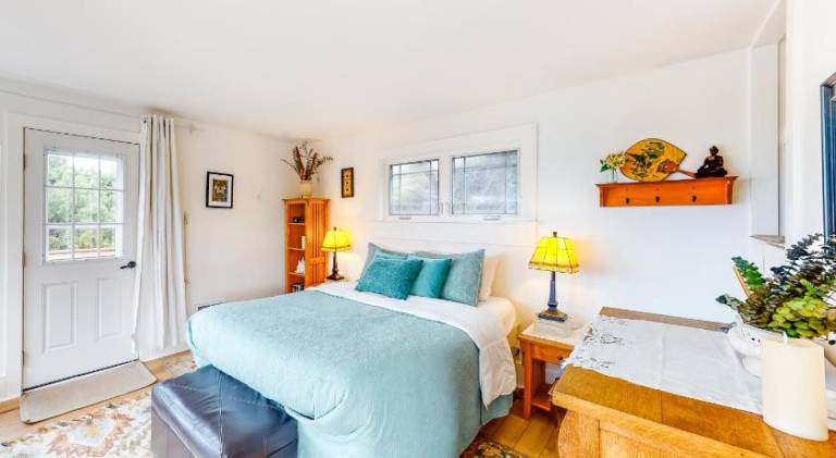 Vacation home | Beach nearby | Pet-friendly — photo 2