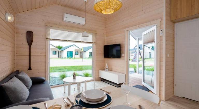 Chalet with barbeque, garden & terrace in Darlowo