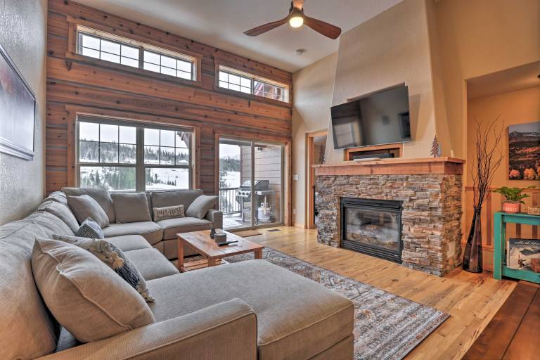 Gorgeous Fraser Townhome w/ Private Hot Tub! — photo 3