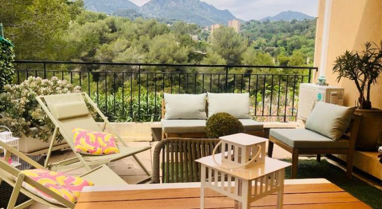 Apartment with pool & patio | Suitable for remote work in Menton