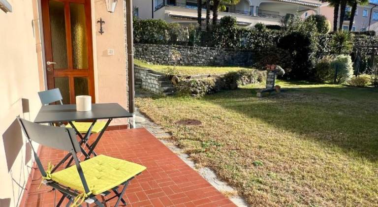 Rental apartment with yard & terrace — photo 4