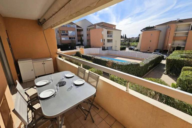 Rental apartment with pool & yard — photo 4
