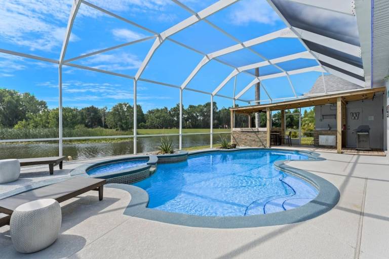 826 GOLF COURSE PARKWAY DAVENPORT 4BED