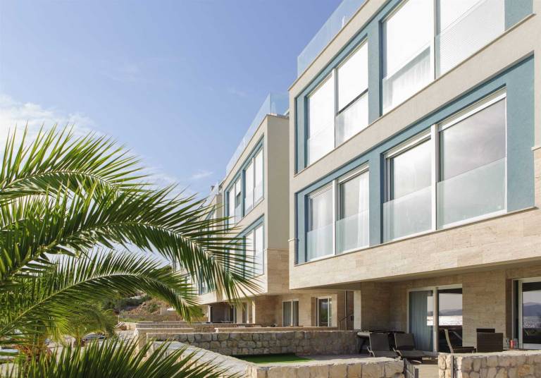 Beachfront Villa Deep Blue with Pool II — photo 3