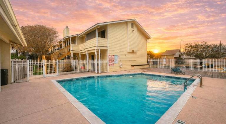 Holiday apartment with pool in Corpus Christi, TX