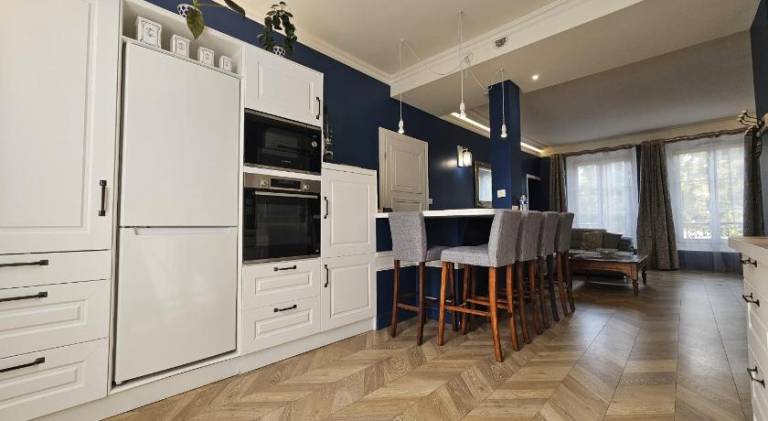 Serviced apartment with terrace & yard — photo 2