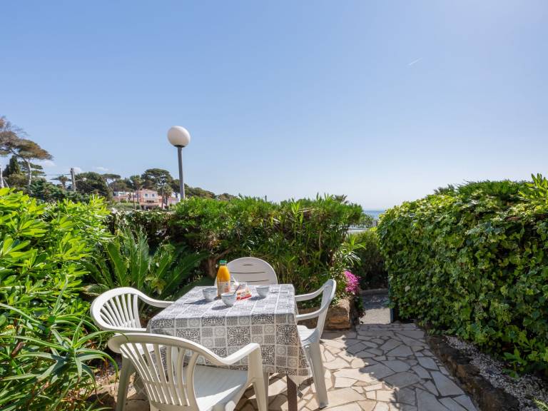 Holiday apartment with garden & terrace | Sea view — photo 4