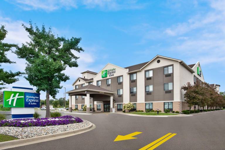Holiday Inn Express Hotel & Suites - Belleville Area By IHG in Van Buren, MI