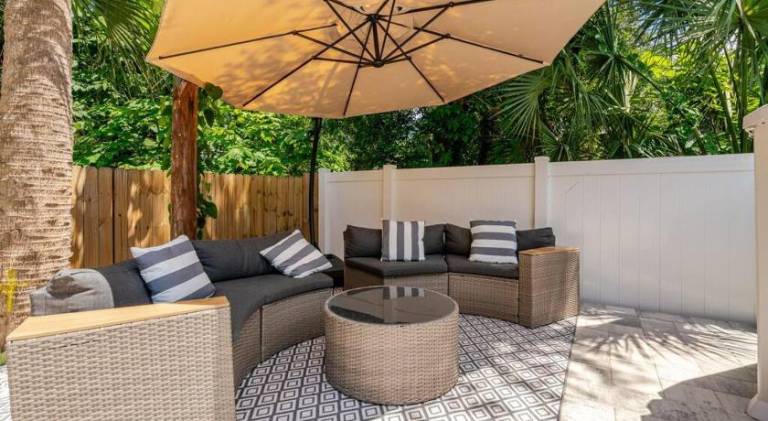Vacation home with pool | Pets are welcome — photo 5