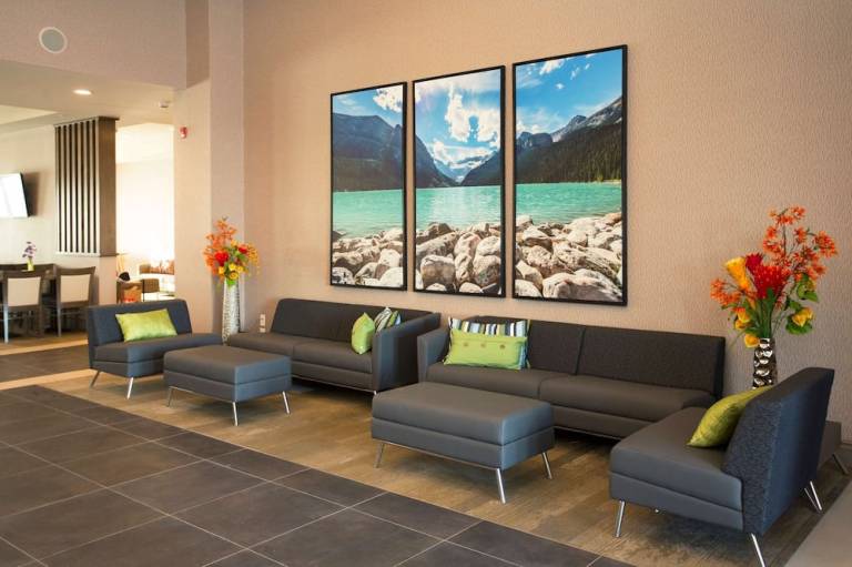 Wingate By Wyndham Calgary Airport