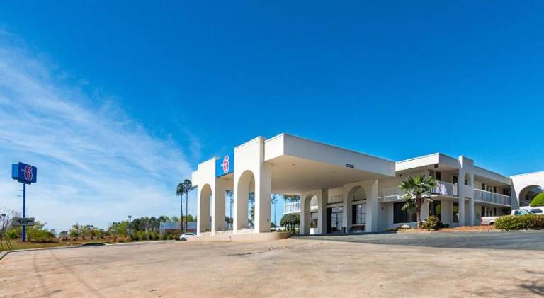 Motel 6 Newnan, GA — photo 2