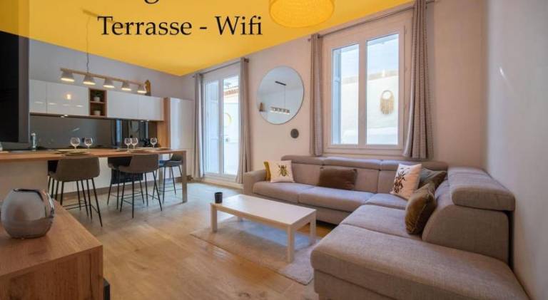Appartement climatise grande terrasse 2 chambres in Marseille